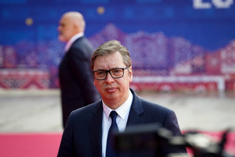 "STAJAO SAM IZMEĐU KAJE KALAS I DONALDA TUSKA"! Vučić o tvrdnjama opozicije da je Srbija u Tirani "bila u ćošku": "DOBIO SAM BOLJE MESTO OD DOMAĆINA"!