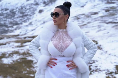 "BOLJA SAM RIBA OD BIVŠE ŽENE" Elektra Elit šokirala izjavom o majci svoje svoje dece, pa otkrila kako je ona zove!