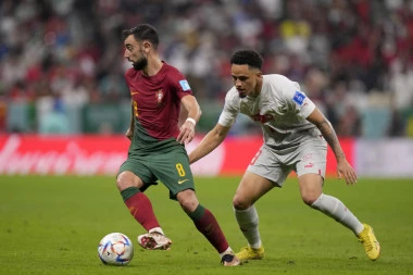 UMALO IZBIO SUKOB: Novinari NAPALI Bruna zbog Ronalda, on im ŽESTOKO odbrusio!