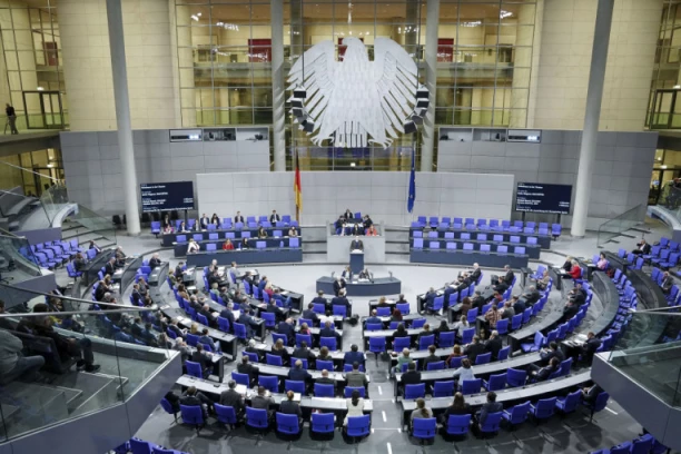 NEMCI VANREDNO NA BIRALIŠTIMA: Poznat datum prevremenih parlamentarnih izbora u Nemačkoj