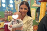 ZAVIRITE NA BAJKOVITO KRŠTENJE SINA ANE SEVIĆ: Pevačica objavila prve fotografije intimnog slavlja, a detalj iz crkve ima posebnu simoboliku (FOTO)