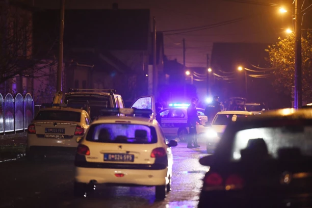 PRVI SNIMCI SA MESTA PUCNJAVE: Specijalci opkolili Beton halu - veliki broj pripadnika policije ispred kluba