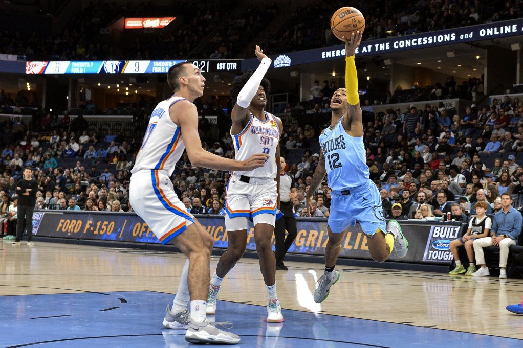 Aleksej Pokuševski na meču Memfis - Oklahoma