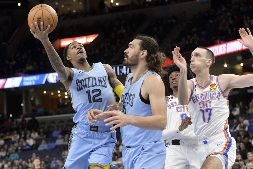 Aleksej Pokuševski na meču Memfis - Oklahoma