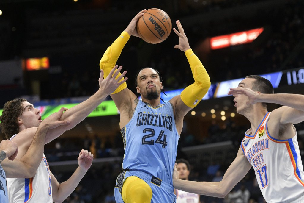 Aleksej Pokuševski na meču Memfis - Oklahoma