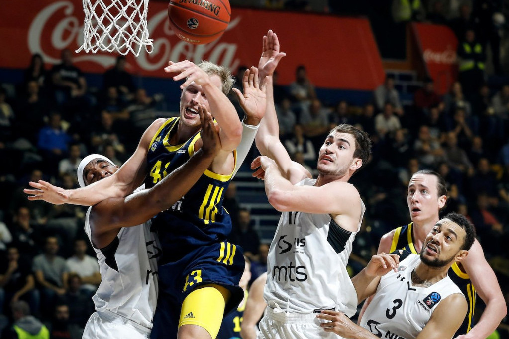 Samardo Semjuels u dresu Partizana