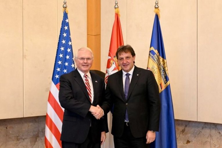 Ministar policije Bratislav Gašić sastao se sa ambasadorom Sjedinjenih Američkih Država Kristoferom Hilom