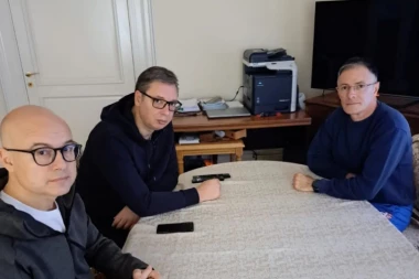UDARNA VEST! Vučić tokom noći i jutra razgovarao sa Mojsilovićem i Vučevićem: NEMA PREDAJE!