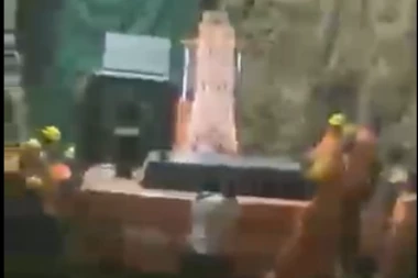 65 SATI AGONIJE: Spasioci i dalje pokušavaju da dođu do dečaka zarobljenog u bunaru! Majka neutešna: Dajte mi moje dete (FOTO, VIDEO)