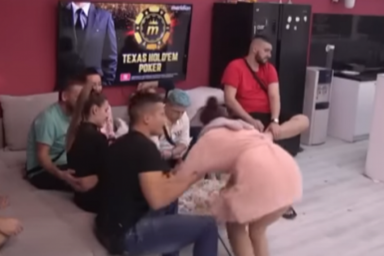 Mikica Bojanić i Sofija Una pevaju