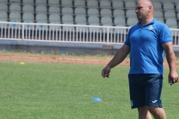 (NE)OČEKIVANO: Serija loših rezultata prekida se šok terapijom - igrač bogatog internacionalnog iskustva stigao na stadion "dr Mihailo Andrejević Andrejka"!
