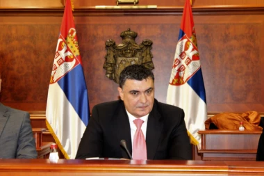 RADNICI FIRME BERTEKS DOBILI SVA ZAOSTALA DUGOVANJA! Veliki problem rešen na zahtev ministra Baste!