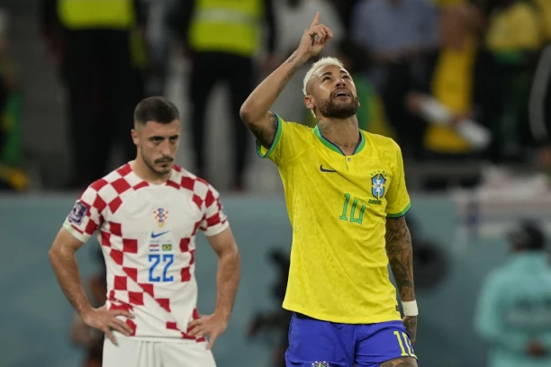 NOVI KRALJ BRAZILA: Nejmar stigao Pelea!