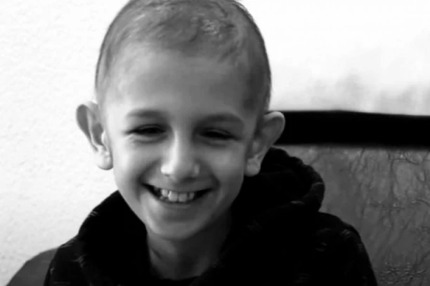 MALI DAVID PETROVIĆ IZGUBIO BITKU SA ŽIVOTOM: Najtužnije vesti stigle iz Turske, Srbija zavijena u crno