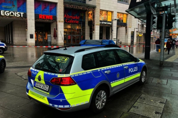 TALAČKA KRIZA U NEMAČKOJ! Naoružani muškarac zarobio ljude u tržnom centru