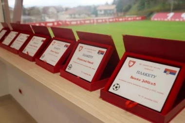 SVEČANOST: Nemanja Matić dodelio plakete najboljim pojedincima! (FOTO GALERIJA)