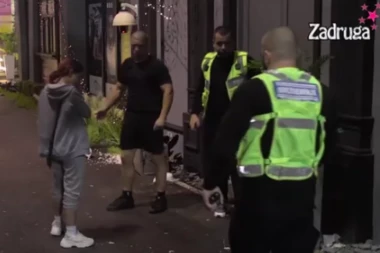 "SEKIROM SU GA UDARILI PO GLAVI, POBEGAO JE OD KUĆE" Stravična ispovest majke bivšeg zadrugara, KRIMINALCI ga uhodili zbog OVOGA!