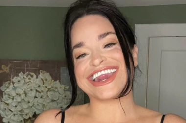 USPEŠNA JE U POSLU ZAHVALJUJUĆI VELIKIM USTIMA: Ušla je u Ginisovu knjigu rekoda, a sve zbog NEOBIČNOG talenta! (FOTO/VIDEO)