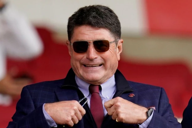 ŠOLAK UNIŠTIO SAUTEMPTON: "Sveci" od dolaska tajkuna pali na niske grane! Navijači ga TERAJU iz kluba