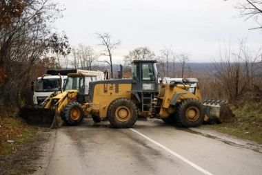 Uklonjene barikade u selu Gotovuša kod Štrpca! Dogovor Srba i takozvane kosovske policije!