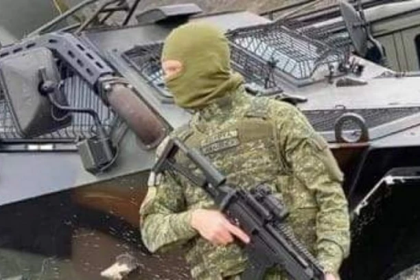 DUGE CEVI I PRSTI NA OBARAČU: Albanci ponovo prete da se spremaju za udar na sever Kosova i Metohije (FOTO)