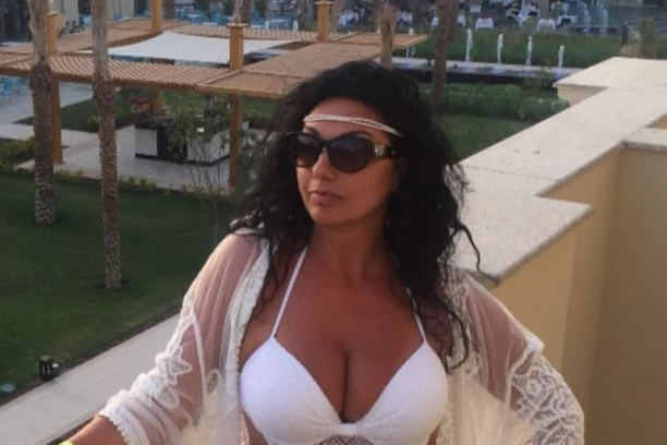 NELA BIJANIĆ SE PONOSI POPRSJEM: Jana i ja imamo najveće grudi, silikonke nam ne mogu na crtu!