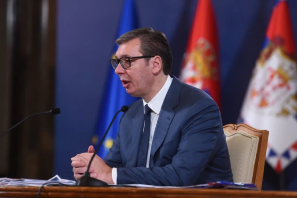 PREDSEDNIK VUČIĆ SE VEČERAS U 21 SAT OBRAĆA JAVNOSTI: Otkriće detalje razgovora sa Lajčakom i Ekobarom