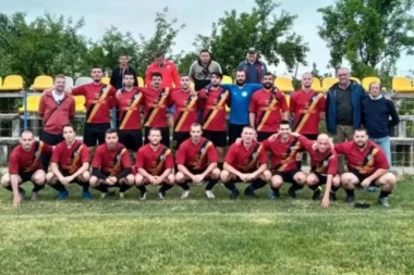 ODRŽANO TRADICIONALNO DRUŽENJE: Kad "Buskovci" slave - uz pesmu određene važne klupske smernice! (VIDEO)