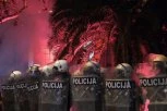 SNIMCI HAOSA U PODGORICI: Lete kamenice baklje na policiju (VIDEO)