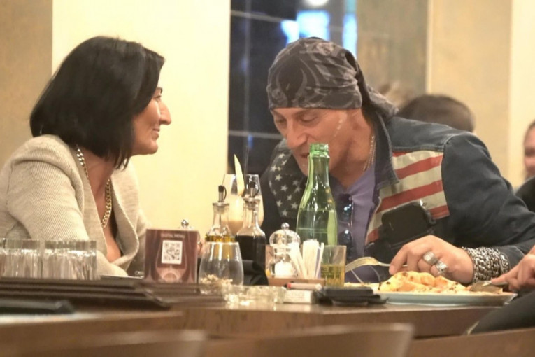 Majka Andreane Čekić i Čenga