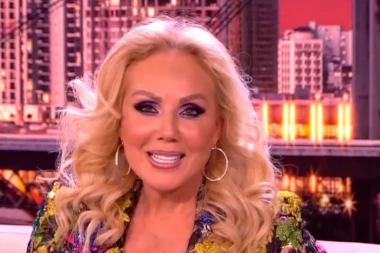 POLETELA SAM KA NJEMU I POLJUBILA GA! Brena otkrila kako je izgledalo UPOZNAVANJE sa Bobom: Da smo tad završili zajedno NIKADA ne bismo snimili film ''Hajde da se volimo''!