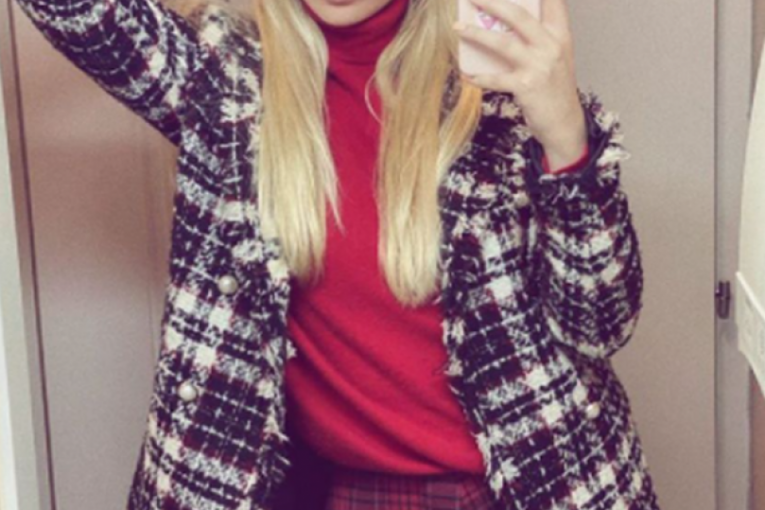 Cobijeva devojka, Jelena Nikolić, poznatija kao Cobeliks