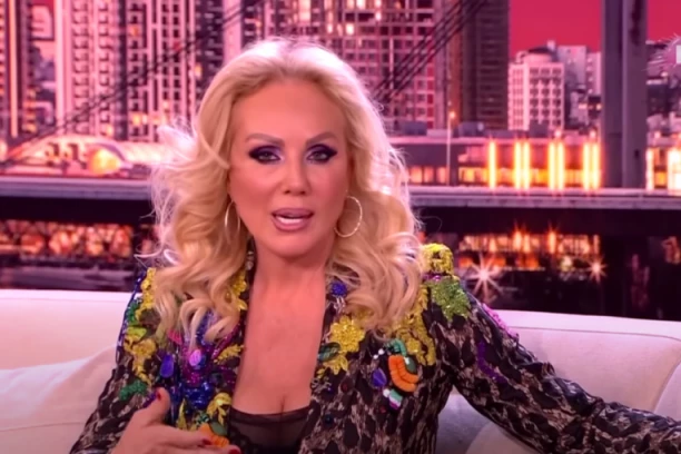 SKANDAL NA KONCERTU U BEČU! Fahreta fanovima zalupila vrata ispred nosa: Bahatu Brenu psovala publika!