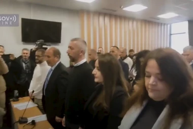 KURTIJEV MRAK U SEVERNOJ MITROVICI! Srbe zamenio Albancima, pa IZBACIO novinare iz skupštinske sale! (VIDEO)