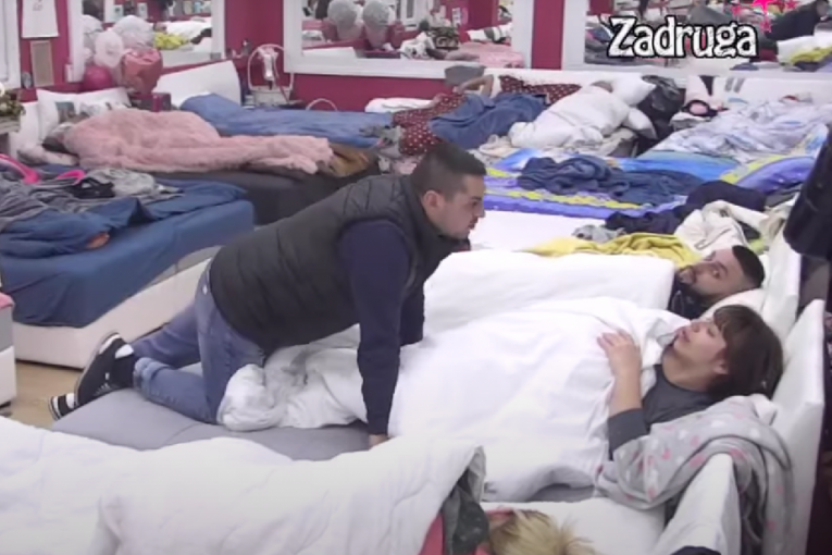 Bebica pljunuo Miljanu zbog poljupca sa Zolom Zadruga 6