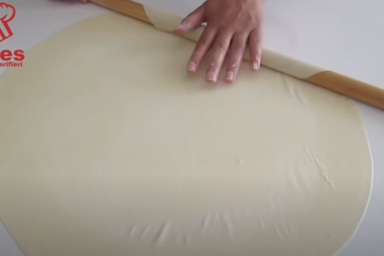 Razvlačenje jedne loptice