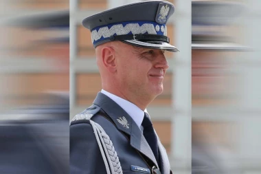 POKUŠAN ATENTAT NA KOMANDANTA POLJSKE POLICIJE! Eksplodirao mu poklon koji je dobio u UKRAJINI!