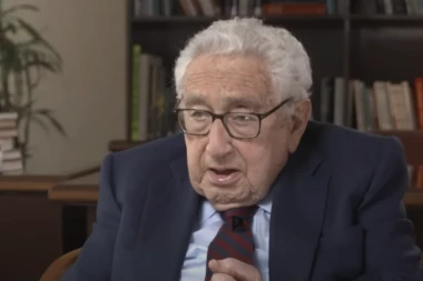 OPASNOST OD TREĆEG SVETSKOG RATA! Kisindžer: Ukrajina ne može više biti vojno neutralna, opasno je napadati Rusiju