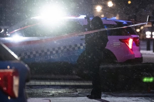 DETALJI PUCNJAVE ISPRED ŠKOLE U ČIKAGU: Deca pogođena mecima u glavu, poznato ime jedne žrtve (FOTO)