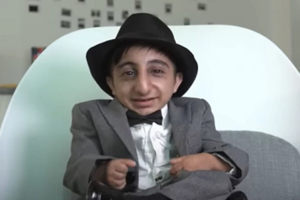 OVO JE NAJNIŽI ČOVEK (20) NA SVETU! Šokiraćete se kada čujete koliko je "visok", a zbog jedne stvari zaslužuje OGROMNO poštovanje!