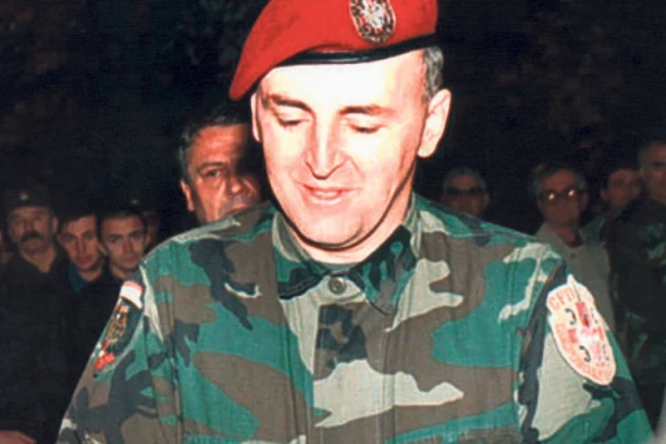 BIVŠI FUDBALER DOBIO DŽIPA OD POKOJNOG ARKANA! Opklada je pala, a Ražnatović je ispunio obećanje - Tada kreće lagodan život! (VIDEO)