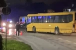 JEDNA OSOBA POGINULA, DVOJE POVREĐENO! Direktan sudar autobusa i automobila kod Smedereva!