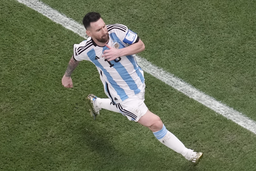 MESI PRELOMIO: Argentinac odabrao klub u kom će igrati sledeće sezone!