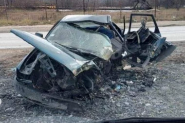 DEVOJKA  (28) OSTALA BEZ RUKE! Teška saobraćajna nesreća kod Bora!