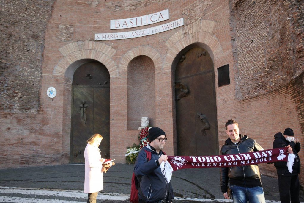 Bazilika "Santa Maria delji Anđeli e dei Martiri"