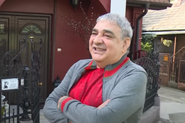 SVA U ZLATU I OD POLA MILIONA EVRA! Kuća Ljube Aličića BLJEŠTI od skupocenosti, sve donosili iz Amerike i Egipta, jedna od najvrednijih kuća na estradi, ŠOKIRAĆETE se! (FOTO)