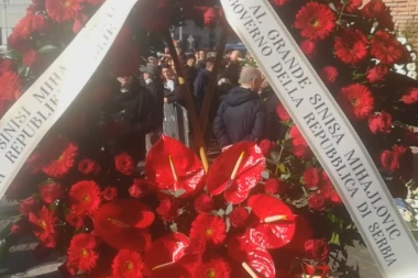 VELIKOM SINIŠI MIHAJLOVIĆU! Vlada Srbije odala počast legendarnom fudbaleru na sahrani u Rimu! (VIDEO)