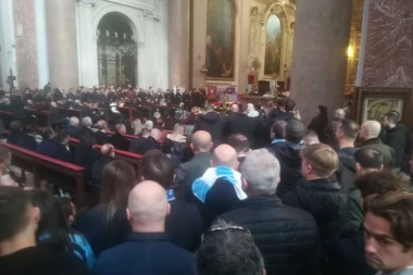 SNIMCI IZ BAZILIKE: Mihino opelo proteklo je ovako! (VIDEO)