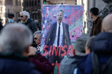 FUDBALSKA ELITA SE OPROSTILA OD SINIŠE: Od Totija do Piksija - ko je sve došao da isprati Mihu na večni počinak?