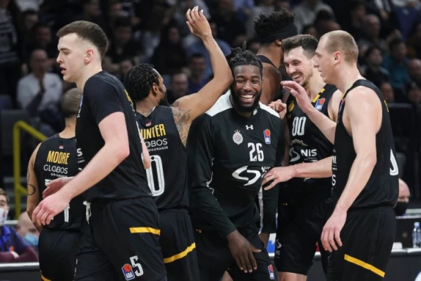 NEOČEKIVANO, PAO POTPIS! Arenu i Grobare je zamenio za Strazbur! (FOTO)